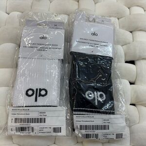 ALO Yoga Unisex Throwback Socks in Black and White- Two Pairs